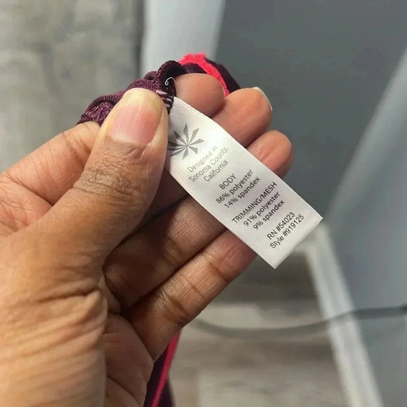 Women’s Athleta tenacity long sleeve thumb hole active shirt size Small - Picture 6 of 6